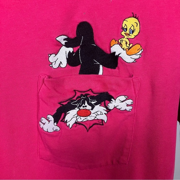90's Vintage Embroidery Warner Bros Pink Short Sleeve Tee with Cartoon Graphic M - Picture 4 of 4